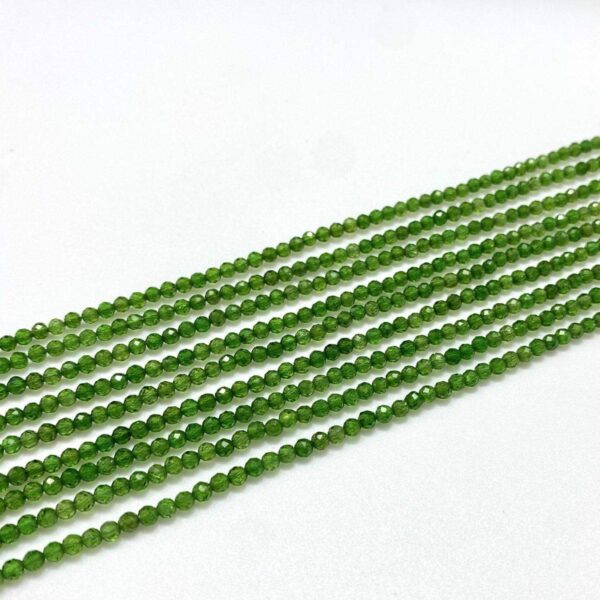 diopside 0936 faceted round 2mm