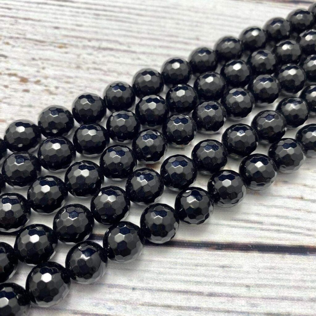 onyx 0031 faceted round 8mm