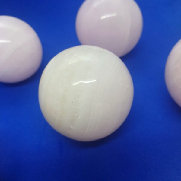 lot spheres pink mangano calcite 3104 2